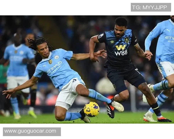 英超联赛即将迎来一场激烈较量，曼联将对阵切尔西