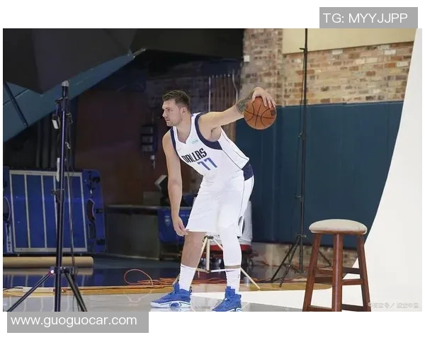 雄鹿主场绝杀独行侠,米德尔顿21分8篮板助球队取得胜利 雄鹿主场绝杀独行侠,米德尔顿21分8篮板助球队取得胜利