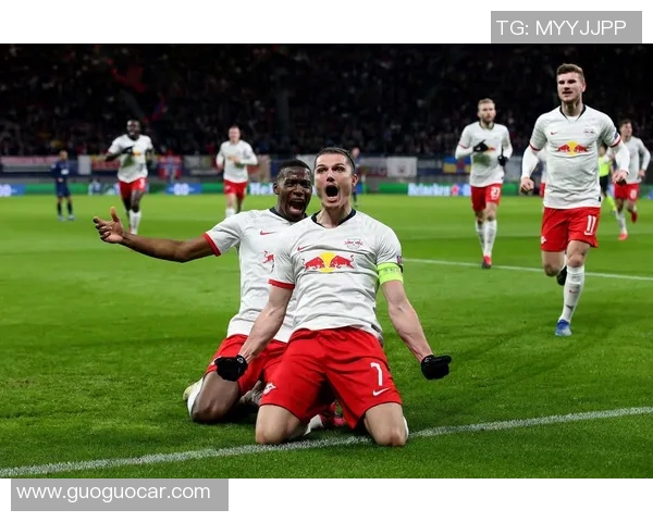 曼联与莱比锡红牛精彩对决集锦回顾与精彩瞬间分析 曼联与莱比锡红牛精彩对决集锦回顾与精彩瞬间分析