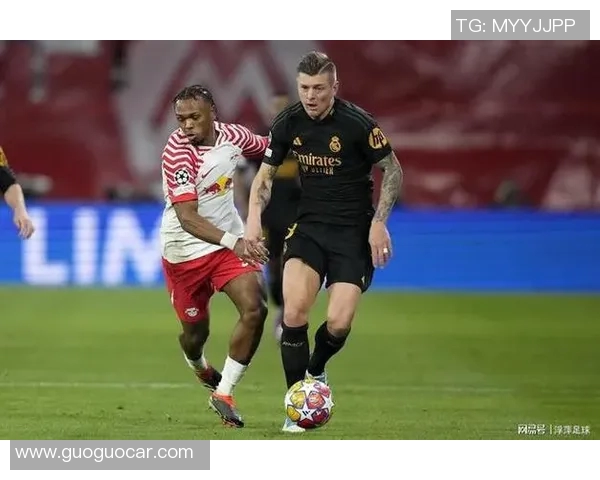 克罗斯的足球之路：从天才少年到世界顶级中场的传奇旅程